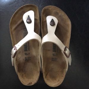 Used- size 37 Gizeh Birko Flor in antique lace